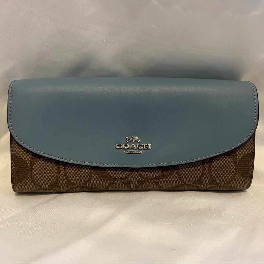 🩵Coach Baby Blue Long Wallet🩵